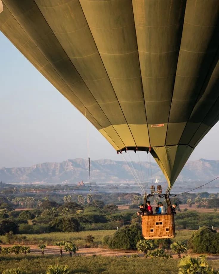 Balloon basket view